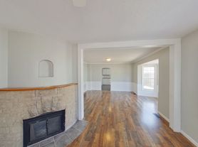 417 S Leonine, 3 br / 1.0 ba, $1300