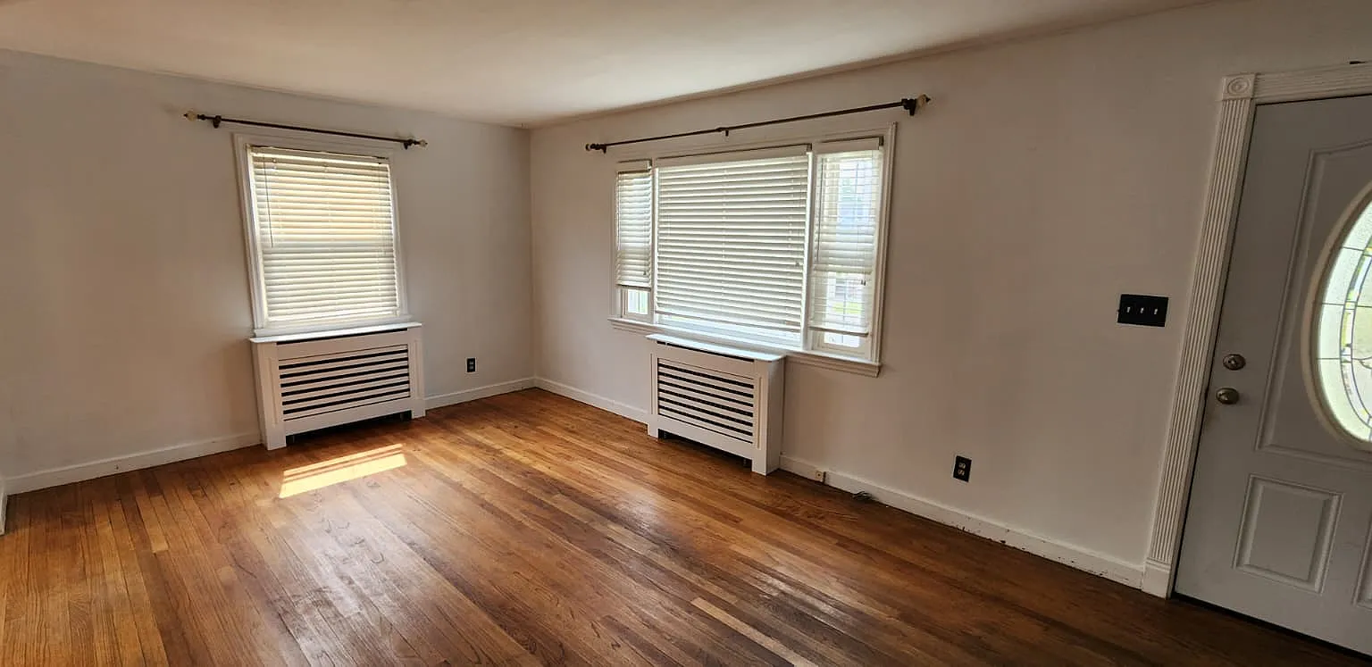 6 bed, $4,100 — Photo 4