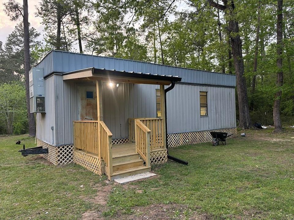 1st image of 411 Oak Tree Dr