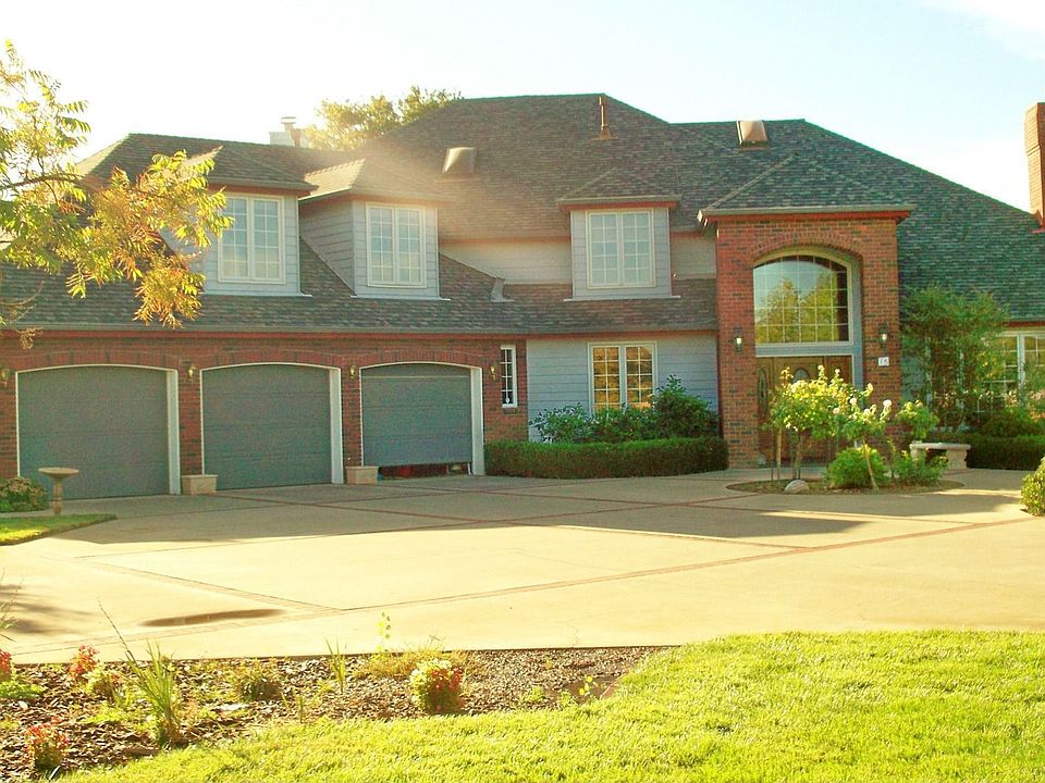 2nd image of 15 Jac O Lyn Way