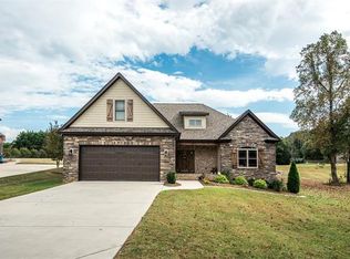 1346 37th Avenue Pl NE, Hickory, NC 28601