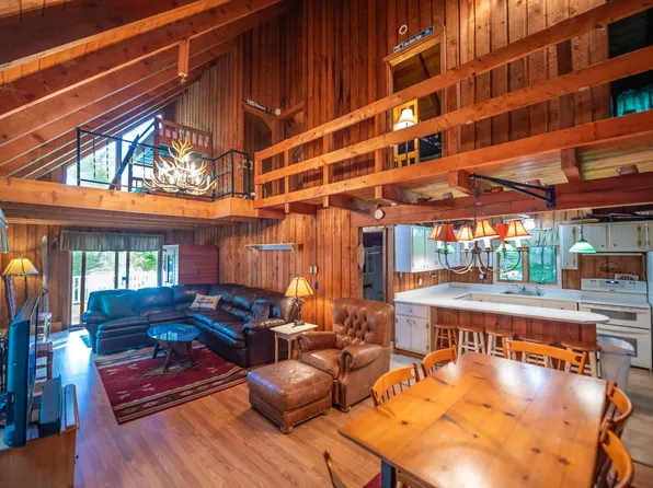 10 Little Brook Drive, Wilmington, VT 05363