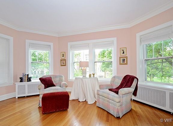 3rd image of 1511 W Thorndale Ave