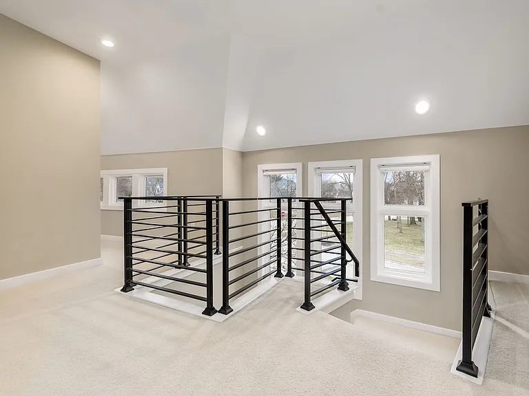 4602 Sandwich Ct — Photo 70