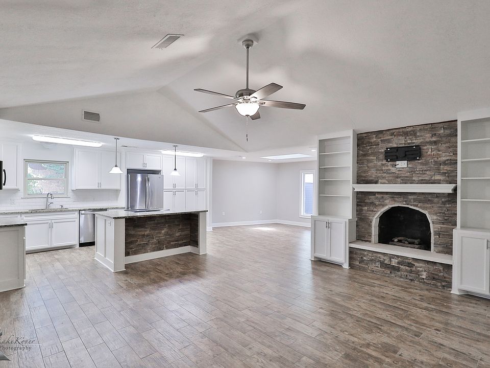 1st image of 3609 Auburn Dr