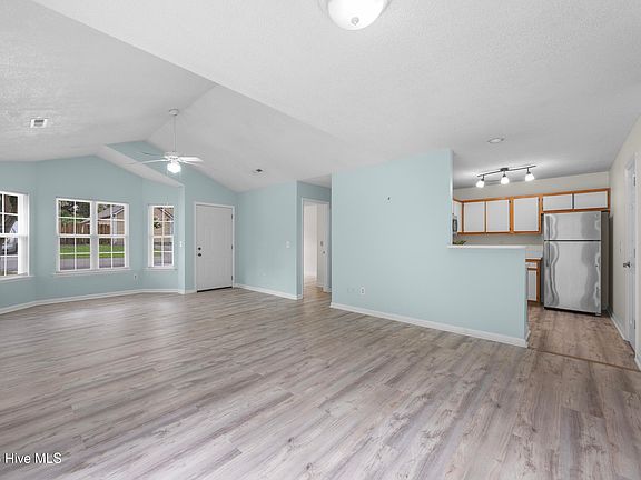 3rd image of 1254 Shipyard Boulevard