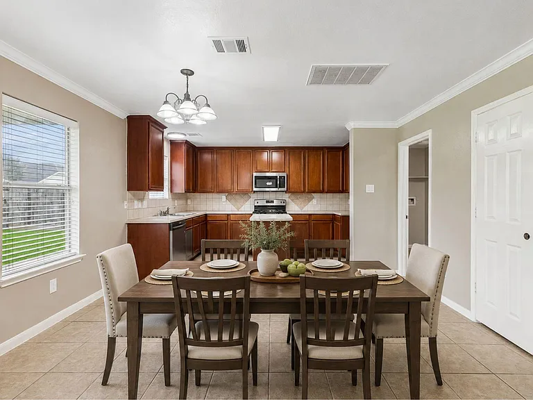 5811 Village Grove Dr — Photo 4