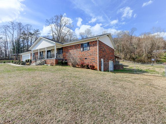 2nd image of 118 Roane Manor Dr