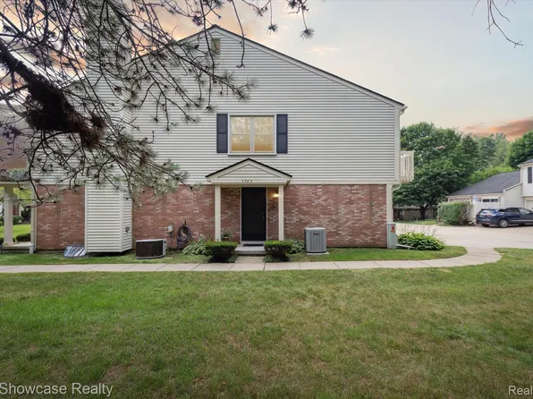 7783 Lake Ridge Dr, Waterford, MI 48327
