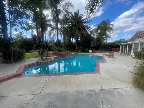 8529 Keokuk Ave, Winnetka, CA 91306