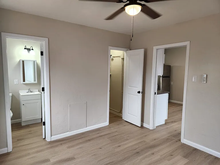 535 Cardenas Dr SE — Photo 3