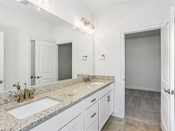 4th image of 4016 Watergate Dr