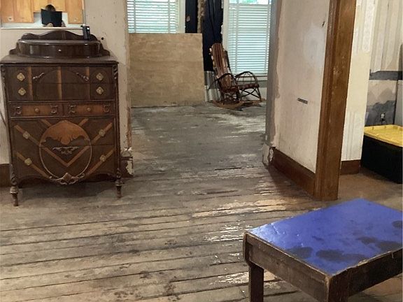 5th image of 1849 W 50th St
