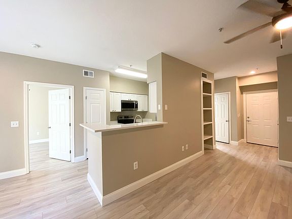 3rd image of 1910 E Palm Ave APT 10201