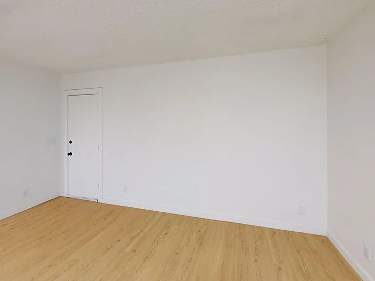 The Briarwood Apartments — Photo 9