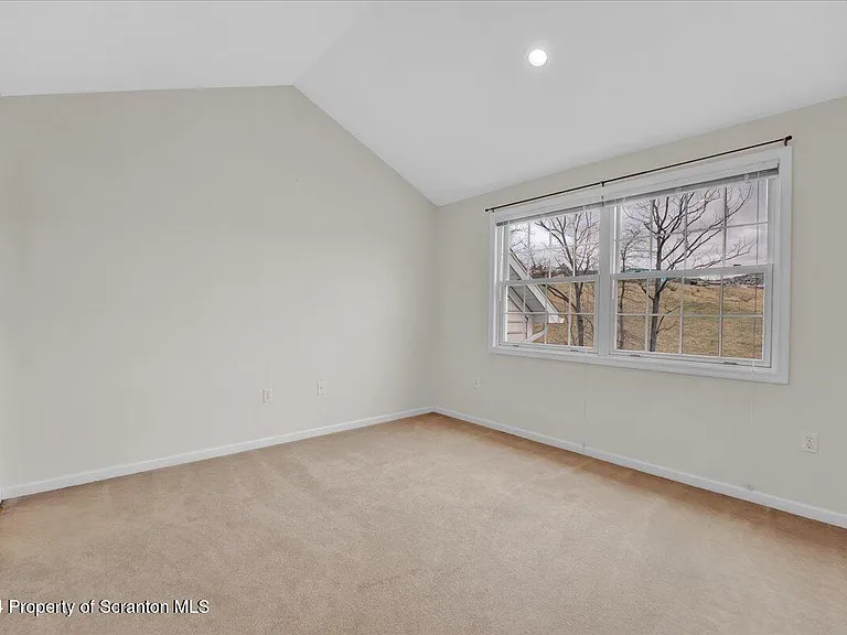 1404 Verne Close — Photo 26