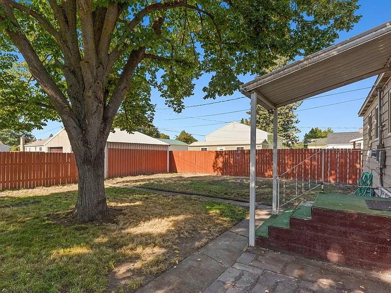 4207 N Normandie St — Photo 35