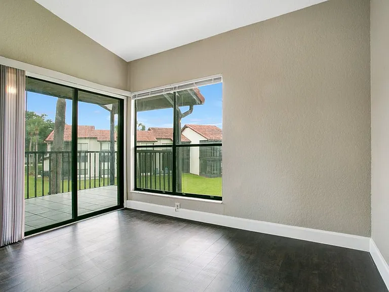 1346 Stearman Ct #16 — Photo 7