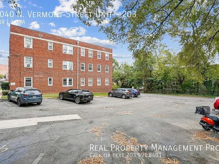 2040 N Vermont St #203 — Photo 18