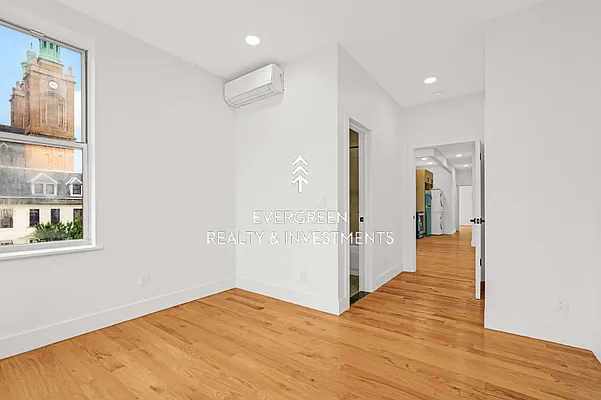 Rented by Evergreen Realty & Investments | media 2