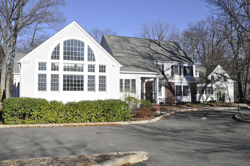 1st image of 375 Engle St