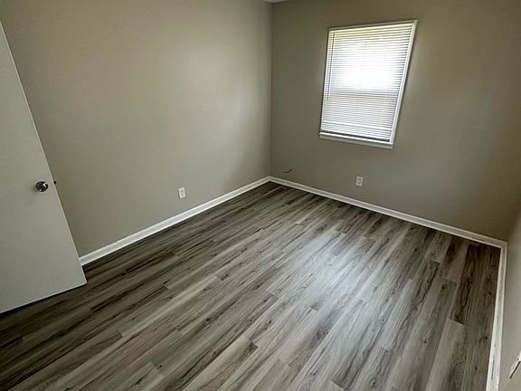 5th image of 212 S Sherman Dr
