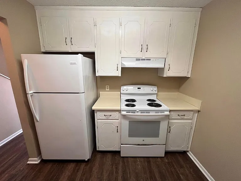 121 Candlebrook Dr — Photo 4