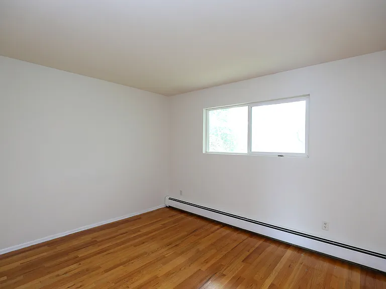30 Lamb Ave #5C — Photo 10