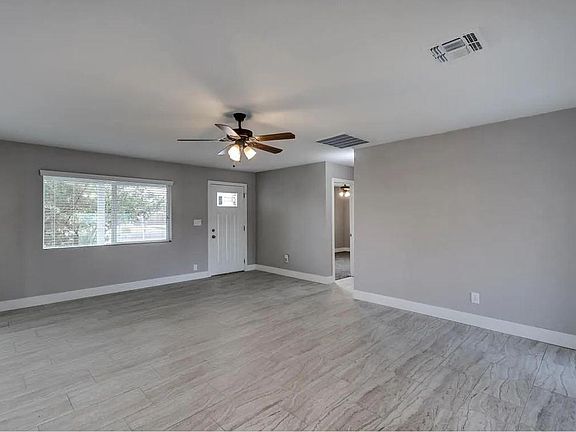 4th image of 216 S Saguaro Dr