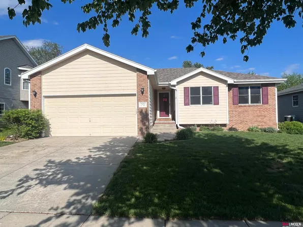 7420 S 16th St, Lincoln, NE 68512