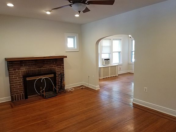 Livingroom_fireplace