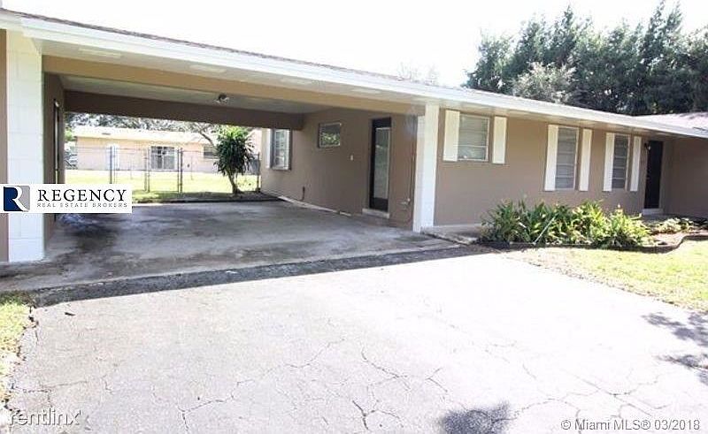 1st image of 561 Sandlewood Ln