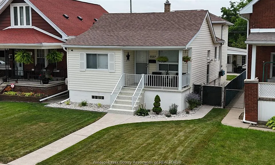 1527 Pierre Ave
