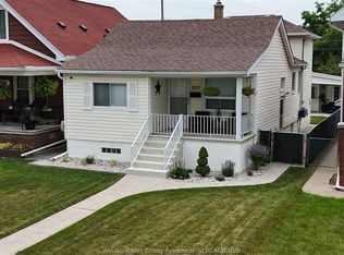 1527 Pierre Ave, Windsor, ON N8X 4P6