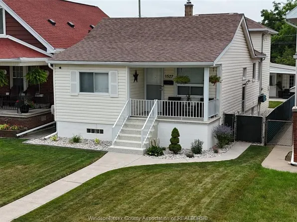 1527 Pierre Ave, Windsor, ON N8X 4P6