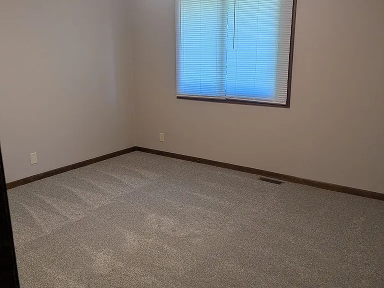 3720 Clover Cir — Photo 9