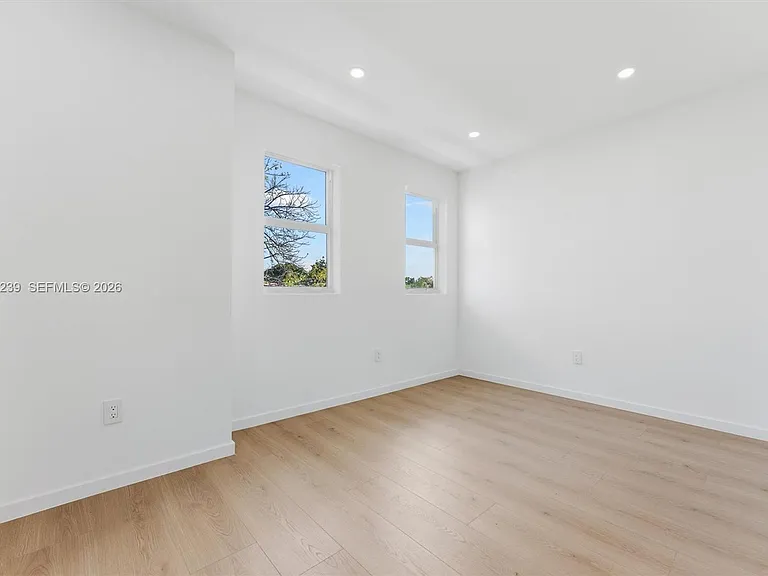 824 SE 12th Ct #840 — Photo 19