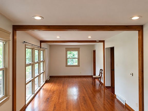 4th image of 2525 27th St