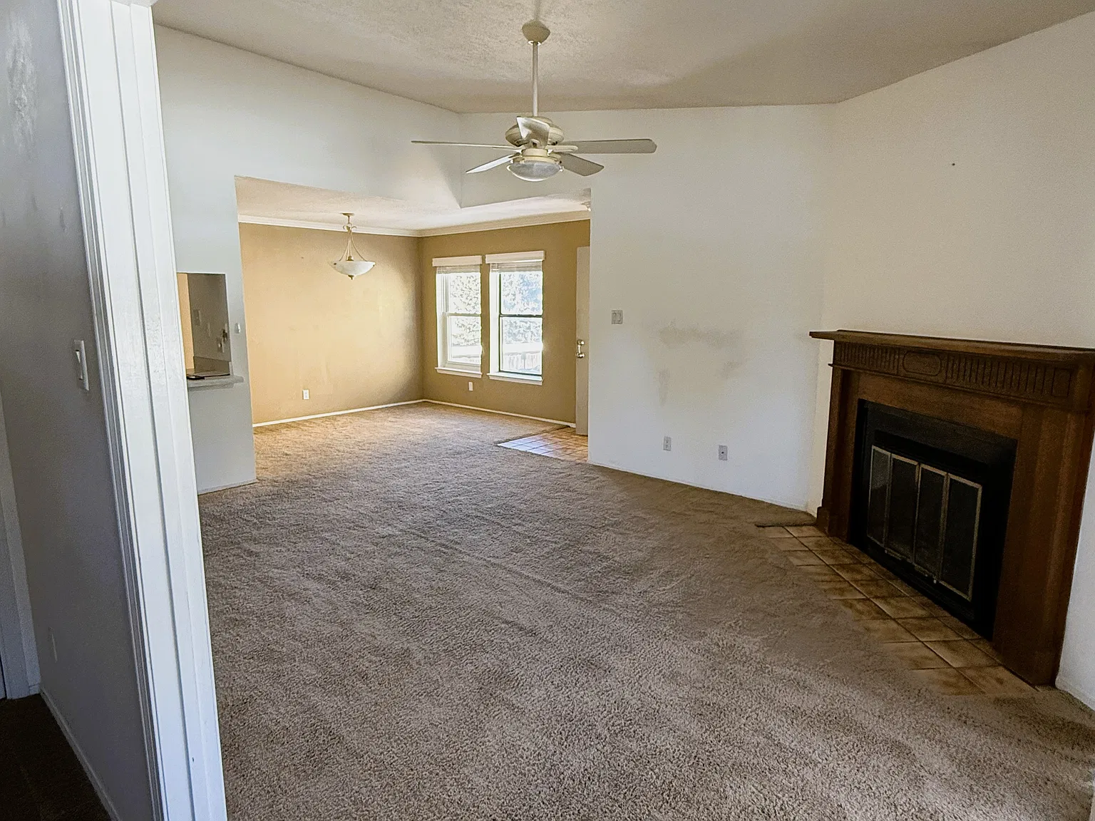 505 Oppenheimer Dr — Photo 3