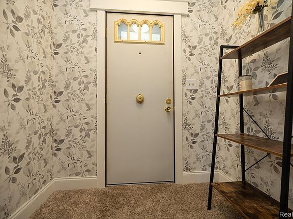 3rd image of 131 Starr Ave