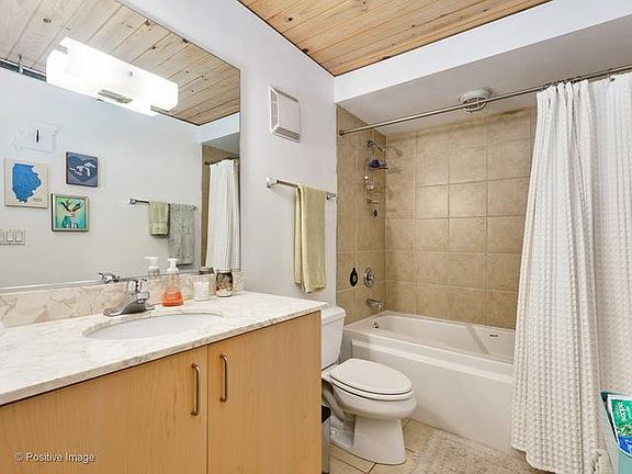 3rd image of 2111 W Churchill St APT 0101