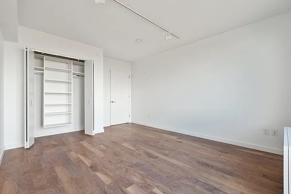 Rented by Greystar | media 2