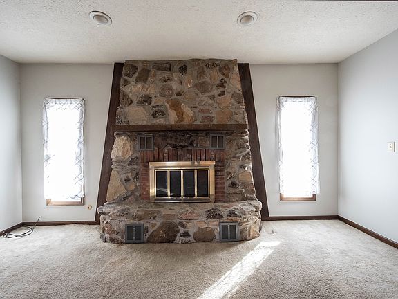 4th image of 4537 Whirlaway Dr