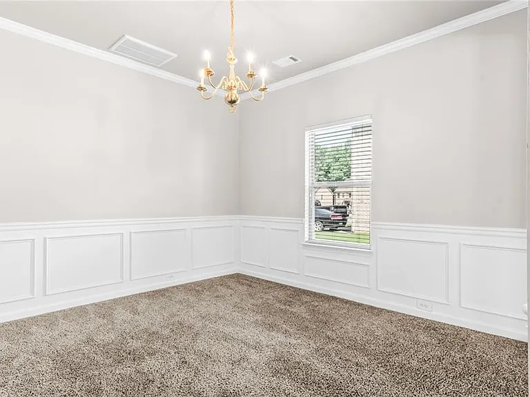 419 Live Oak Pass — Photo 5