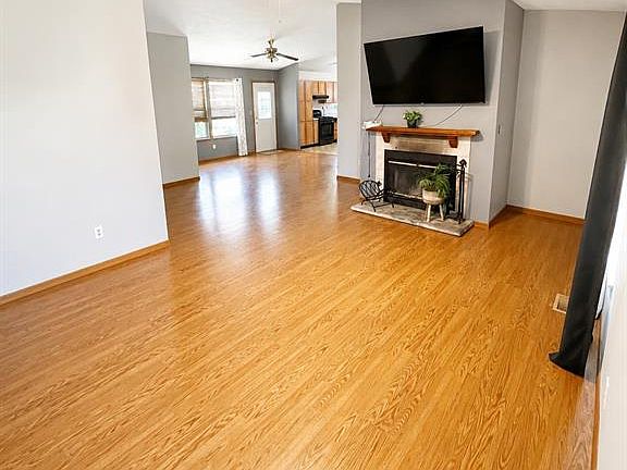 5th image of 3658 N Meadow Mill Dr