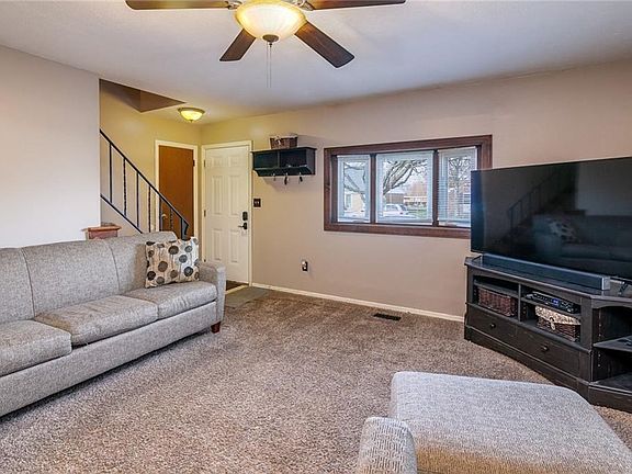 4th image of 1025 Stonyridge Ave