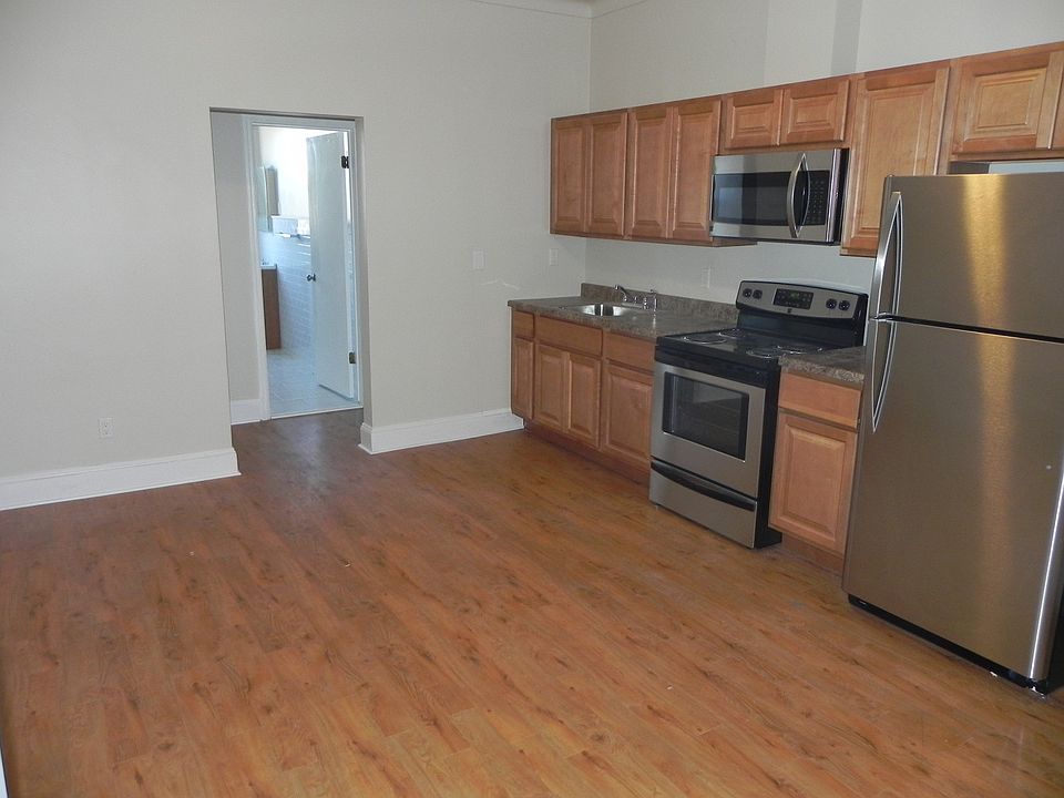 Living Room/Kitchen