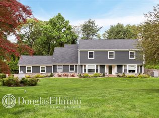 4 Crosswood Ln, Glen Head, NY 11545