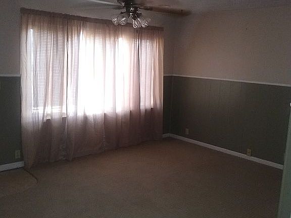 4th image of 1109 Greeley Ave