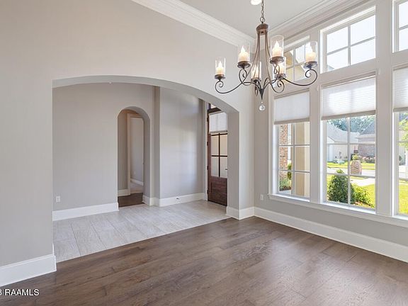 5th image of 304 Barkhill Dr